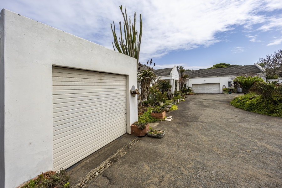 5 Bedroom Property for Sale in Gonubie Eastern Cape